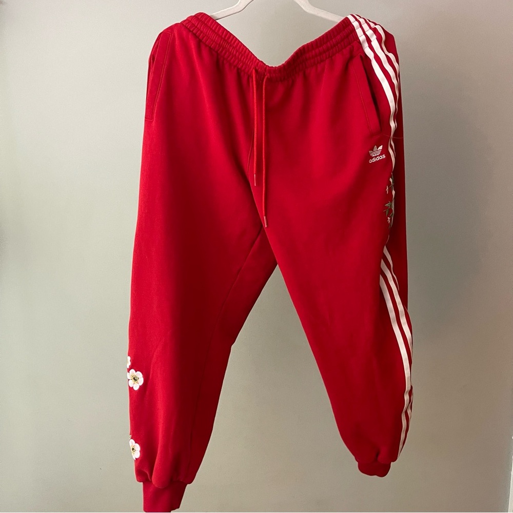Adidas Woman’s X-Large Joggers Floral Graphic In Red